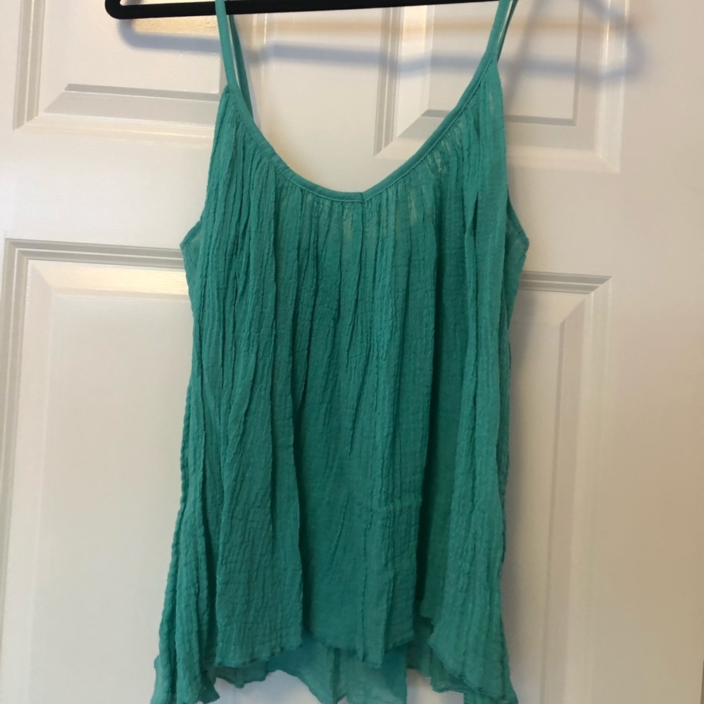 Flowy tank